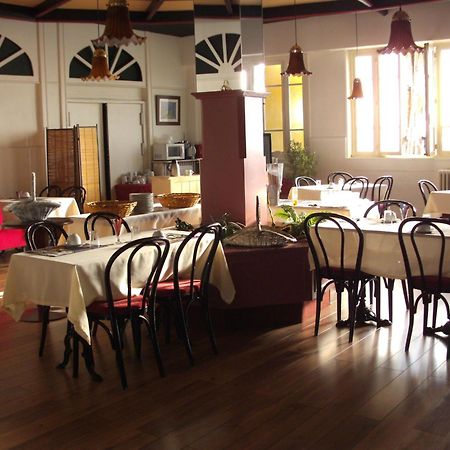 Hotel Bar Restaurant Saint Paul Verdun-sur-Meuse Bagian luar foto