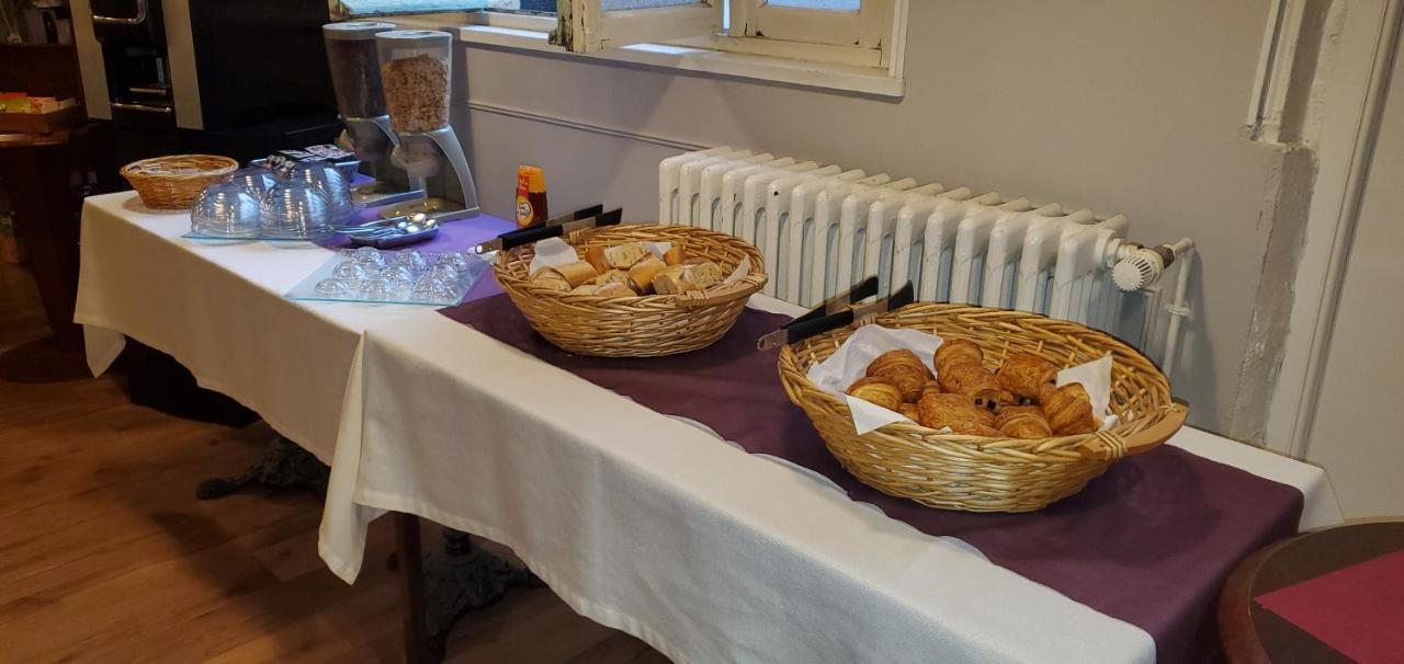 Hotel Bar Restaurant Saint Paul Verdun-sur-Meuse Bagian luar foto