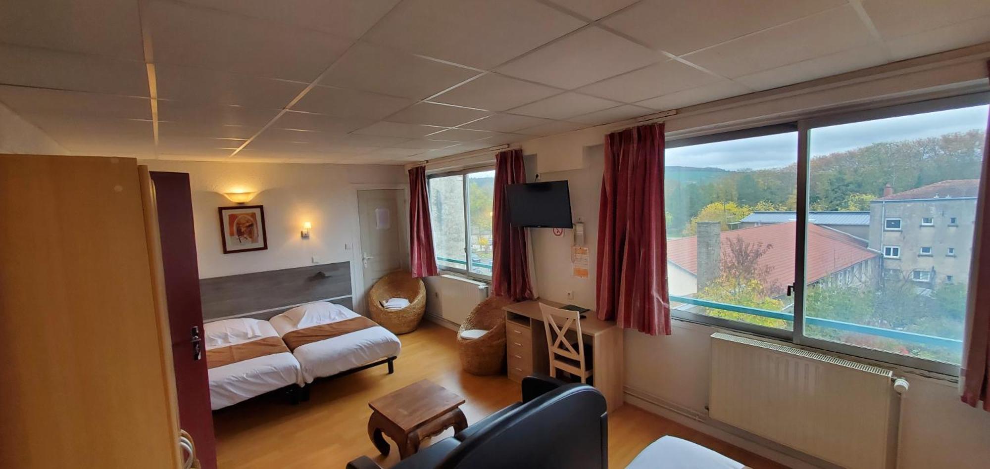 Hotel Bar Restaurant Saint Paul Verdun-sur-Meuse Bagian luar foto