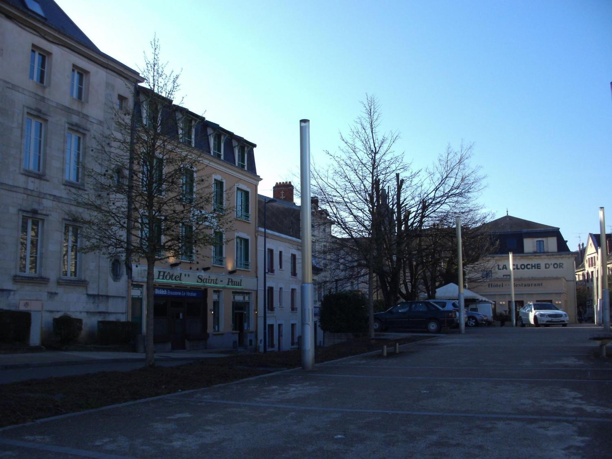 Hotel Bar Restaurant Saint Paul Verdun-sur-Meuse Bagian luar foto