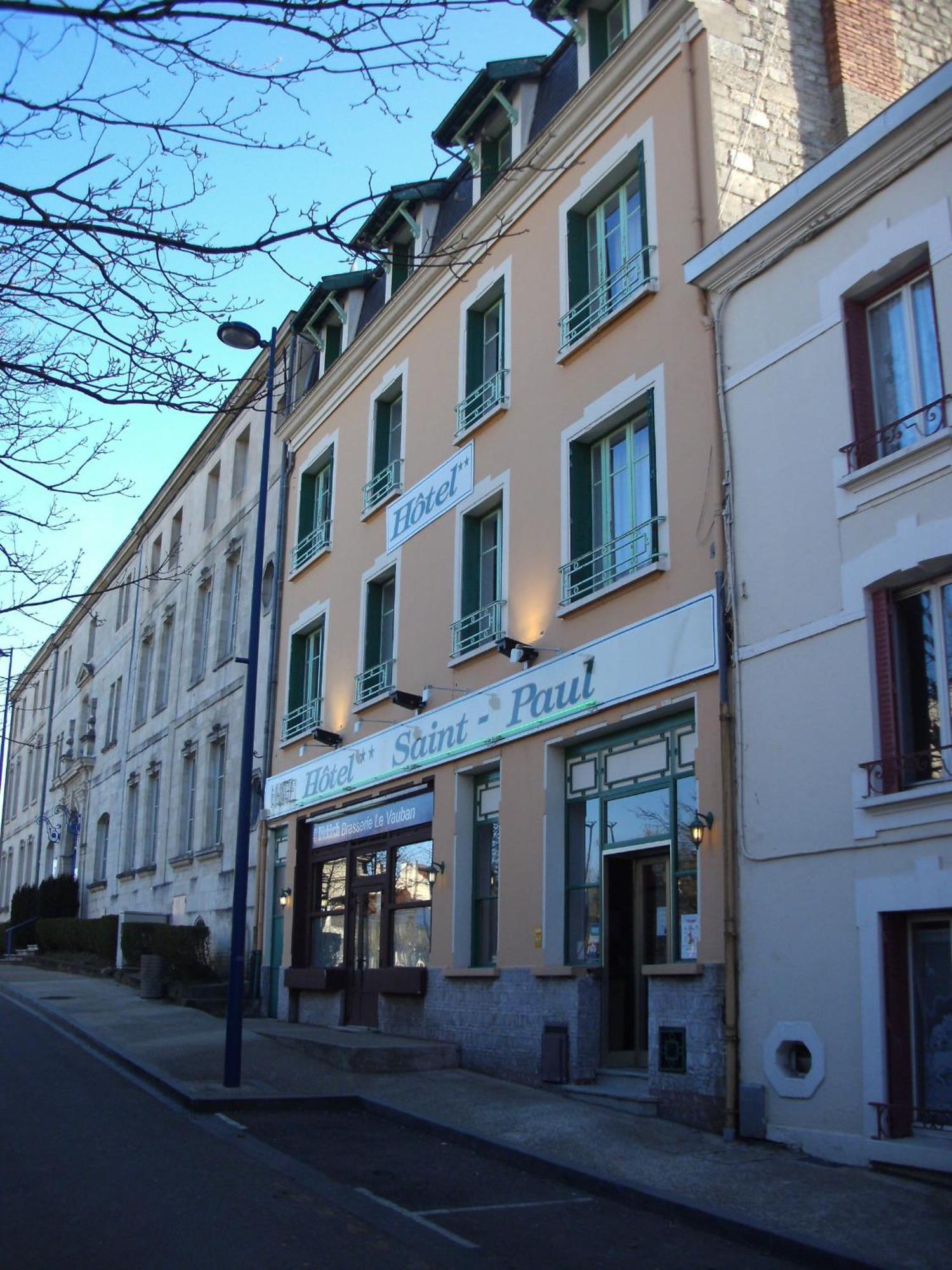 Hotel Bar Restaurant Saint Paul Verdun-sur-Meuse Bagian luar foto
