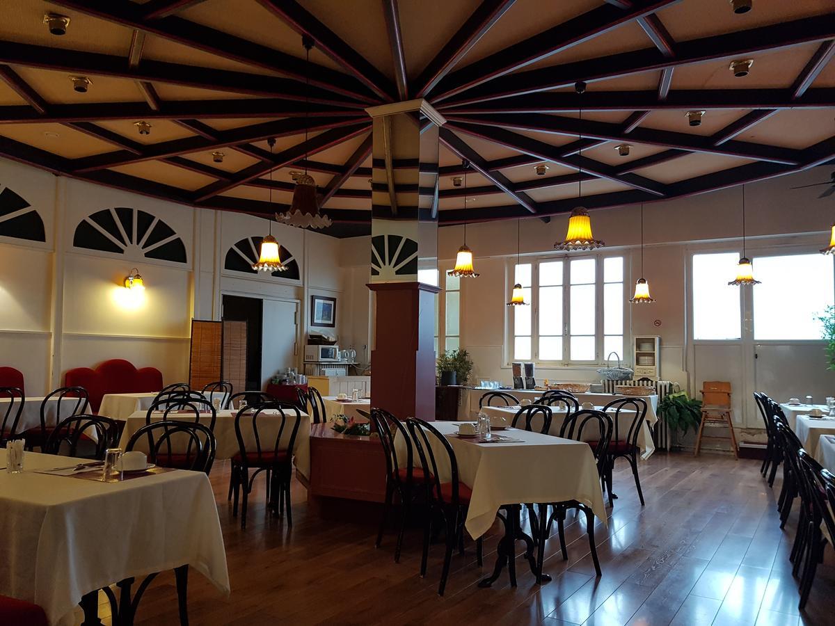Hotel Bar Restaurant Saint Paul Verdun-sur-Meuse Bagian luar foto