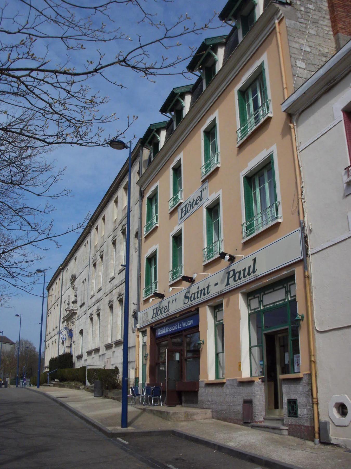 Hotel Bar Restaurant Saint Paul Verdun-sur-Meuse Bagian luar foto